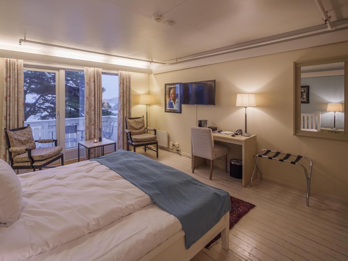 Strand Hotel Fevik - By Classic Norway Hotels Bagian luar foto