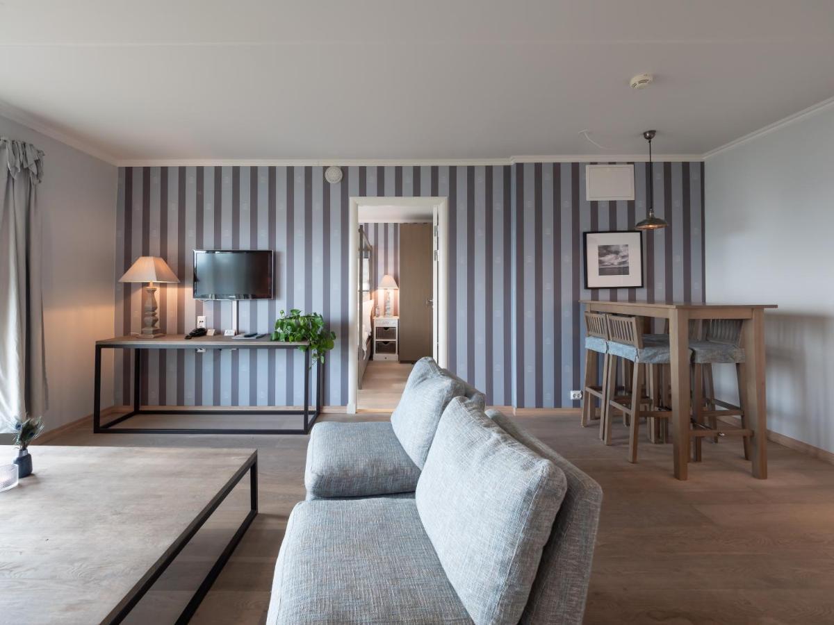 Strand Hotel Fevik - By Classic Norway Hotels Bagian luar foto
